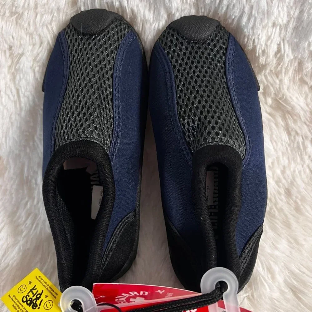 LIFEGUARD Boy's Size Small 11/12 Navy blue & Gray Water Shoe